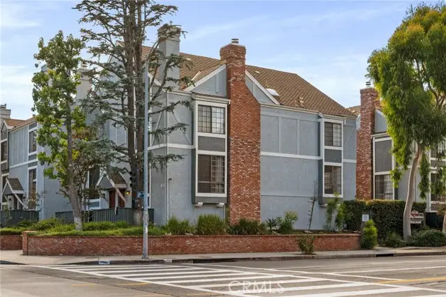 18100 Burbank  #14, Tarzana, CA 91356 - #2