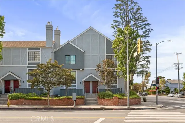 18100 Burbank  #14, Tarzana, CA 91356 - #3