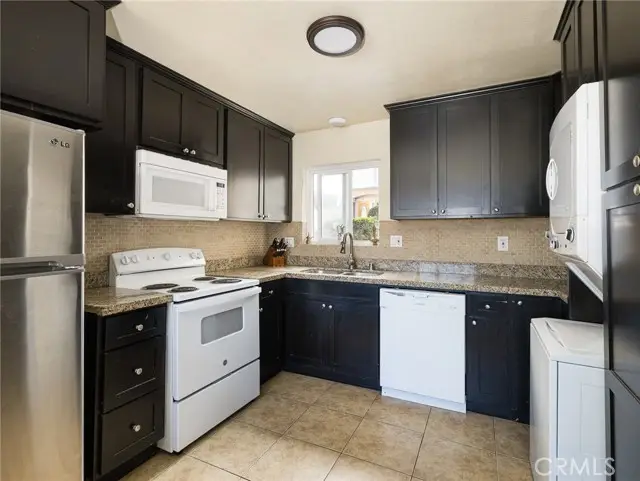 118 Lucia, Redondo Beach, CA 90277 - Image #2