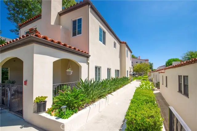 372 Marengo Avenue  #108, Pasadena, CA 91101 - Image #3