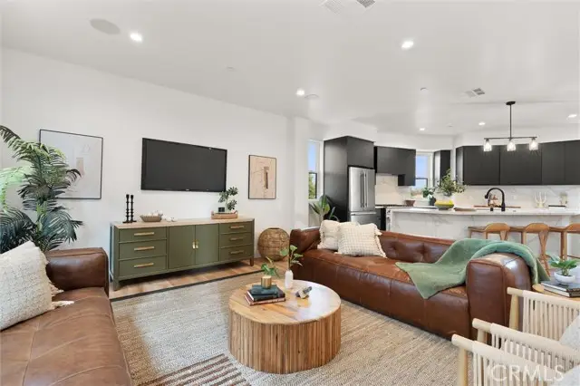 6059 Tujunga Avenue, North Hollywood, CA 91606 - Image #1