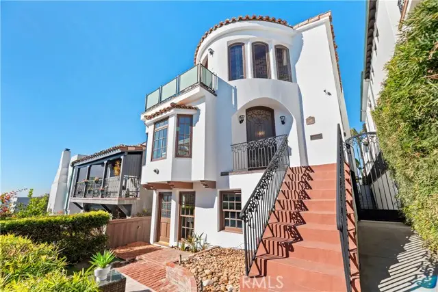 225 24th Street, Manhattan Beach, CA 90266 - Image #2
