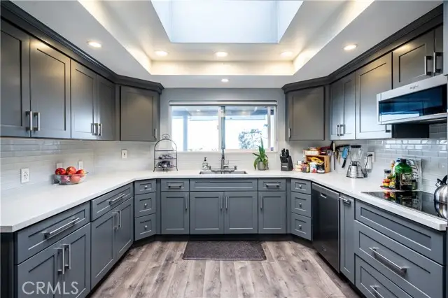 1995 Molino Avenue  #302, Signal Hill, CA 90755 - Image #1