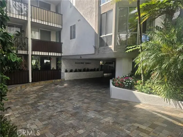 8530 Holloway Drive  #303, West Hollywood, CA 90069 - Image #2