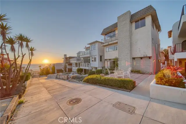 229 7th Street, Manhattan Beach, CA 90266 - #2