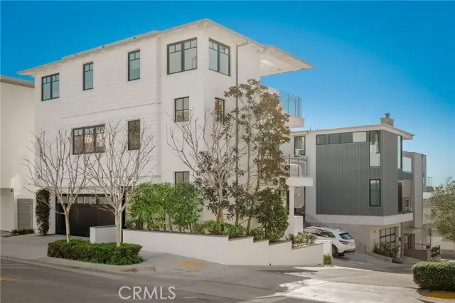 2407 Manhattan Ave, Manhattan Beach, CA 90266 - #3