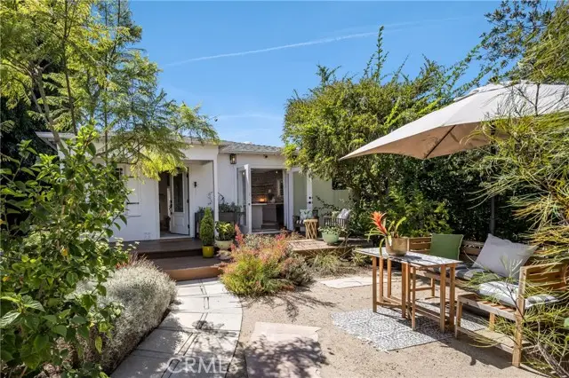 2317 Walgrove, Los Angeles, CA 90066 - #2