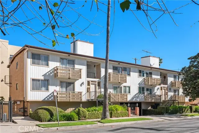 14005 Milbank Street  #7, Sherman Oaks, CA 91423 - #3