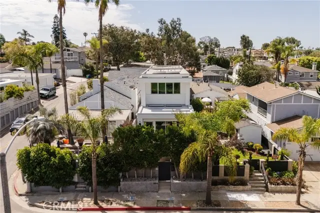 664 Rosecrans Avenue, Manhattan Beach, CA 90266 - #2