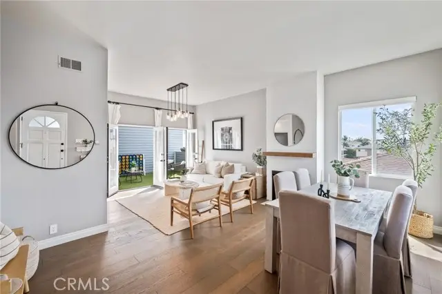 1300 12th Street  #E, Manhattan Beach, CA 90266 - #2