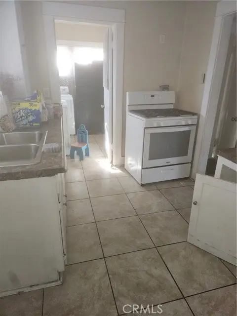 1132 56th, Los Angeles, CA 90037 - #3