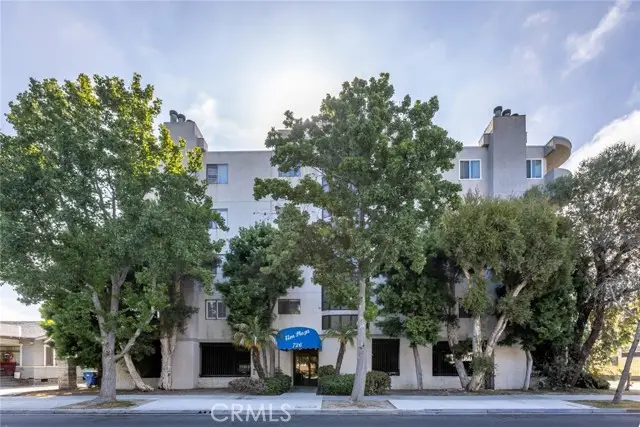726 Elm Avenue  #404, Long Beach, CA 90813 - #2
