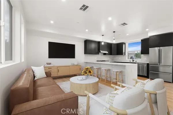 11408 Calvert Street, North Hollywood, CA 91606