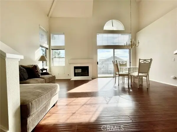 350 Via Capri  #201, Corona, CA 92879