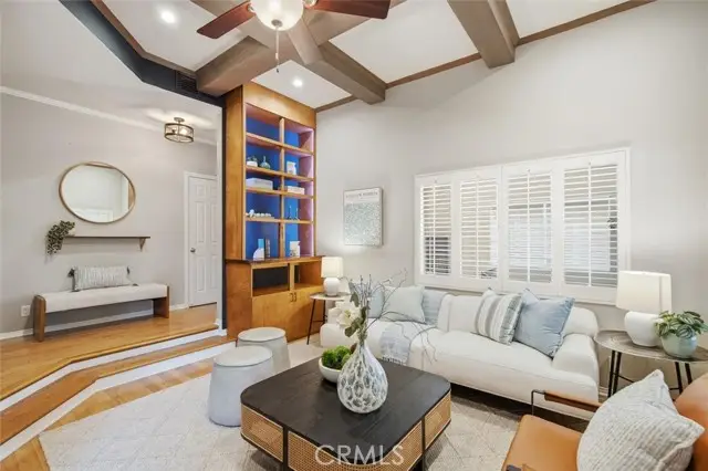 18730 Hatteras, Tarzana, CA 91356 - #1