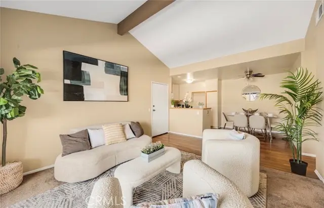 27618 Susan Beth Way Unit G, Saugus, CA 91350 - #3