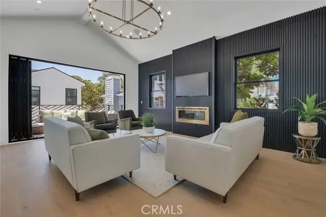 520 Lucia  #B, Redondo Beach, CA 90277 - #2