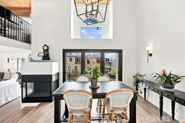 225 4th Street, Hermosa Beach, CA 90254 - #2
