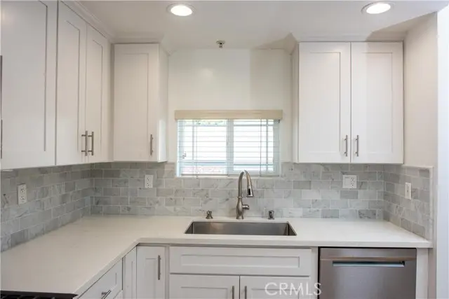 815 Harvard Boulevard  #201, Los Angeles, CA 90005 - #3