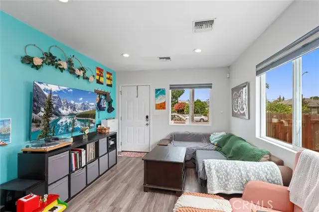 1127 Shelton, Santa Ana, CA 92707 - #2