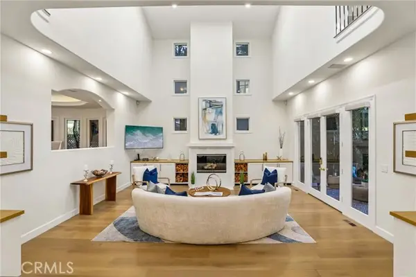 2300 John Street, Manhattan Beach, CA 90266