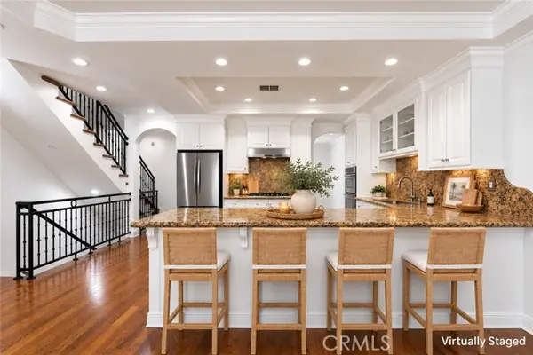 1551 Artesia Boulevard  #4, Manhattan Beach, CA 90266