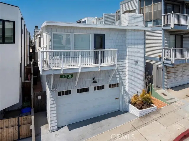 209 15th Street, Manhattan Beach, CA 90266 - #3