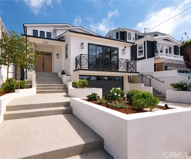 2316 Pine Ave., Manhattan Beach, CA 90266 - #1