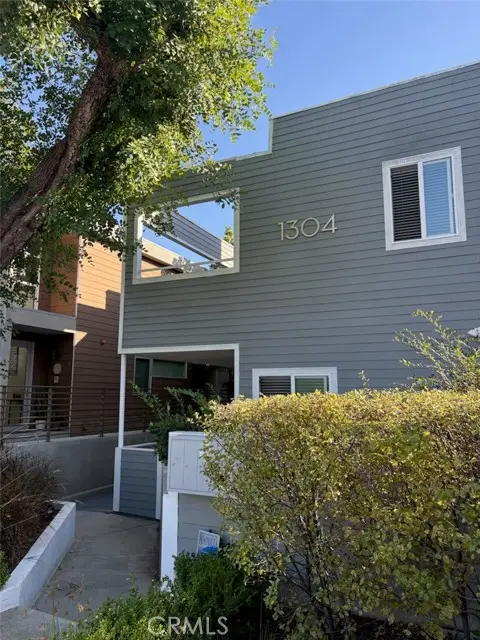 1304 12th Street  #E, Manhattan Beach, CA 90266