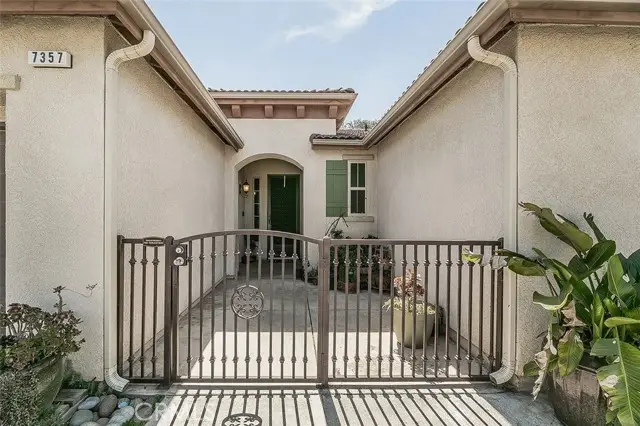 7357 Redlands, Fresno, CA 93737 - #3