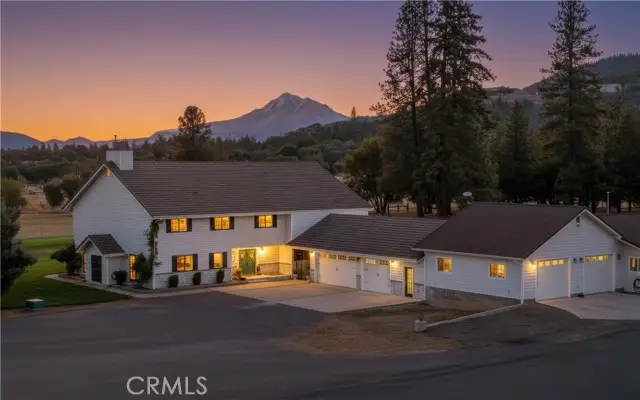 1121 Oak Valley Drive, Yreka, CA 96097 - #1