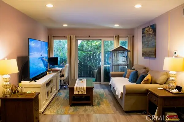 18645 Hatteras Street  #186, Tarzana, CA 91356
