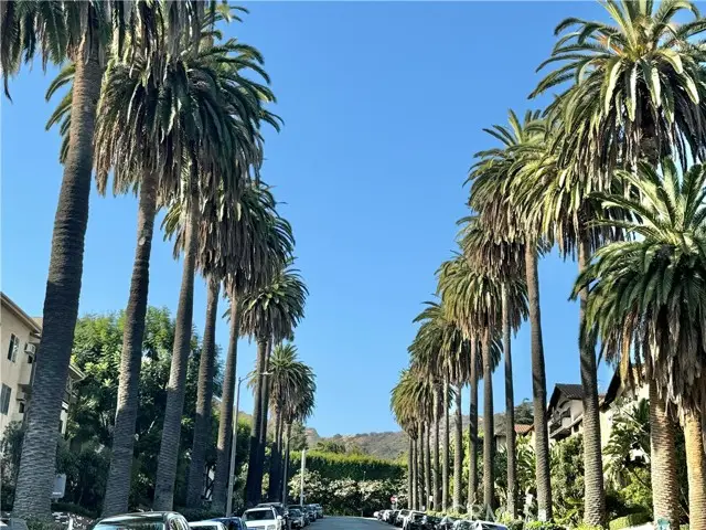 1735 Fuller Avenue  #425, Los Angeles, CA 90046 - #1