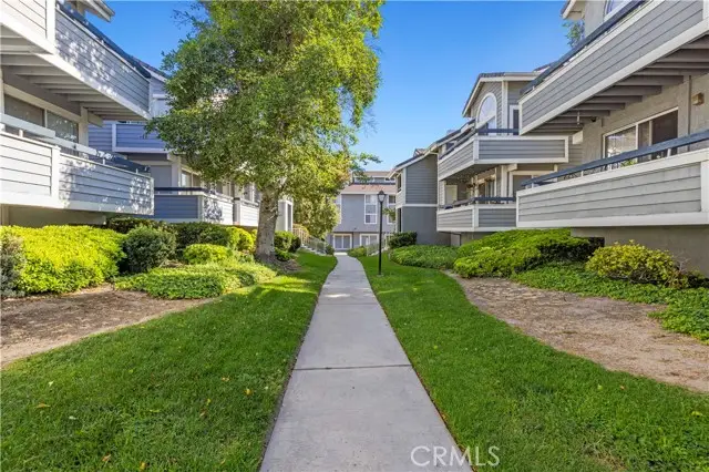 26966 Flo Lane  #318, Canyon Country, CA 91351 - Image #2