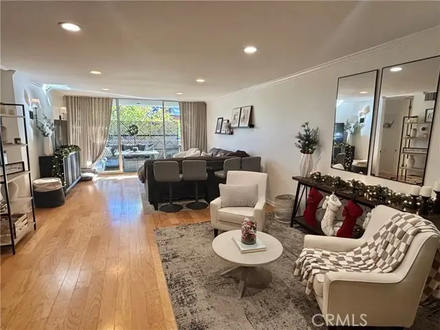 10633 Kinnard Avenue  #1, Los Angeles, CA 90024 - Image #2