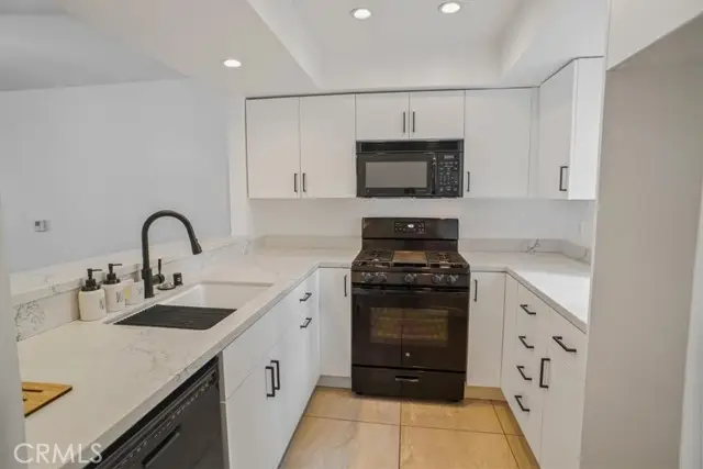 11230 Peach Grove Street  #206, North Hollywood, CA 91601 - #3