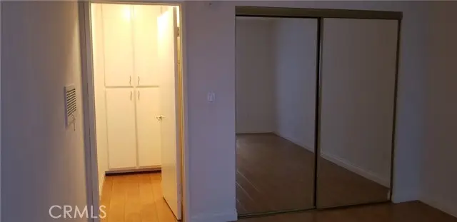 18530 Hatteras Street  #102, Tarzana, CA 91356 - Image #2