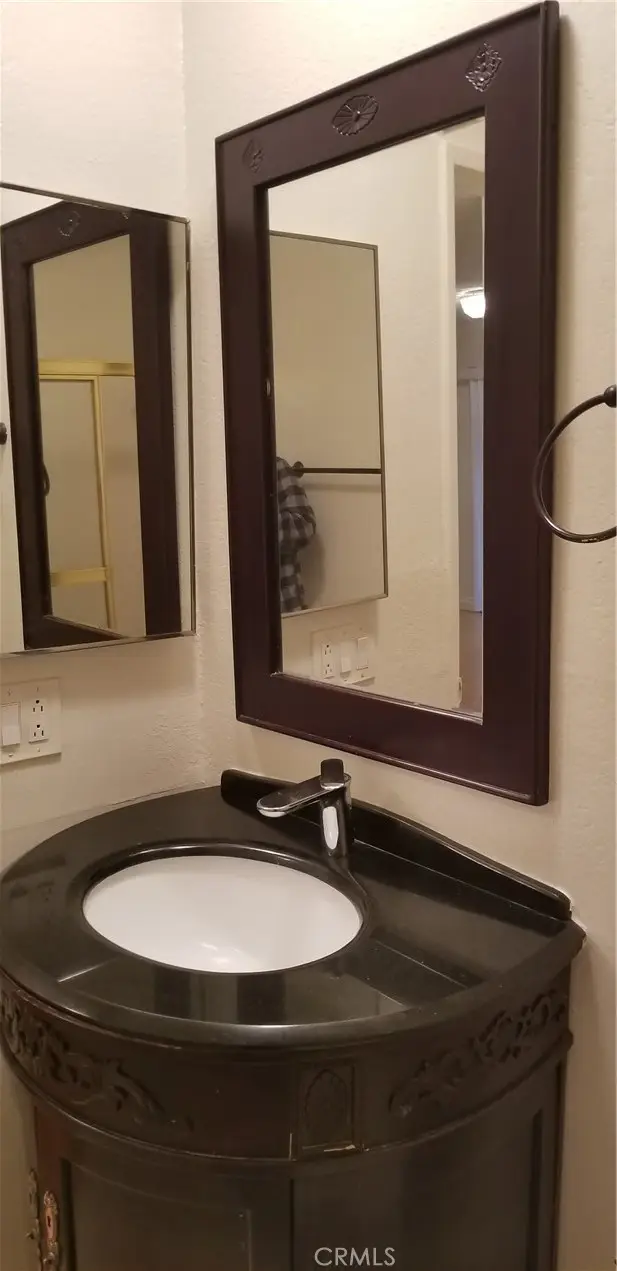 18530 Hatteras Street  #102, Tarzana, CA 91356 - Image #3