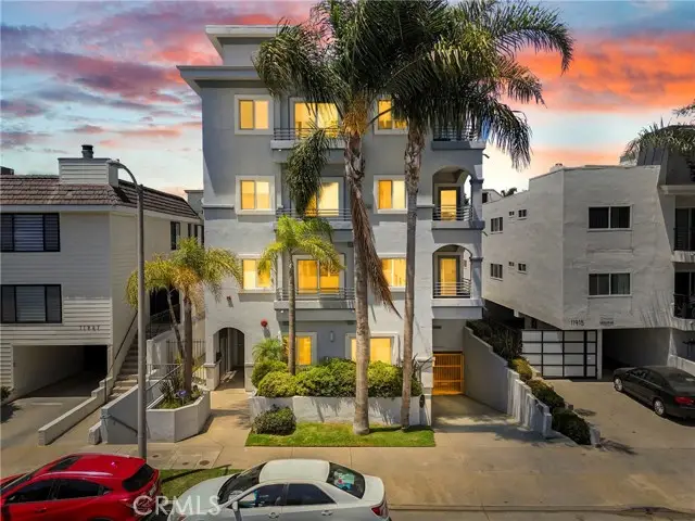 11923 Darlington Avenue  #302, Los Angeles, CA 90049 - Image #2