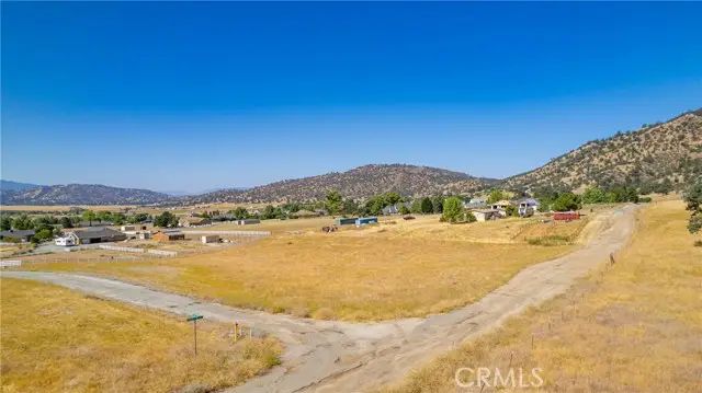 23 Harness Ave, Tehachapi, CA 93561 - #2