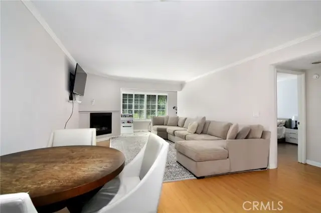 5530 Owensmouth Avenue  #123, Woodland Hills, CA 91367 - Image #2