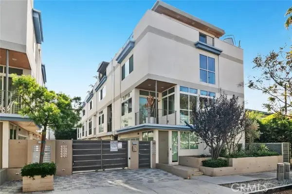 6736 Hepburn Way, Los Angeles, CA 90038