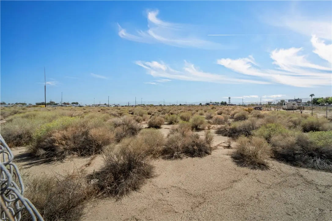42142 Valley Line Road, Lancaster, CA 93535 - #1
