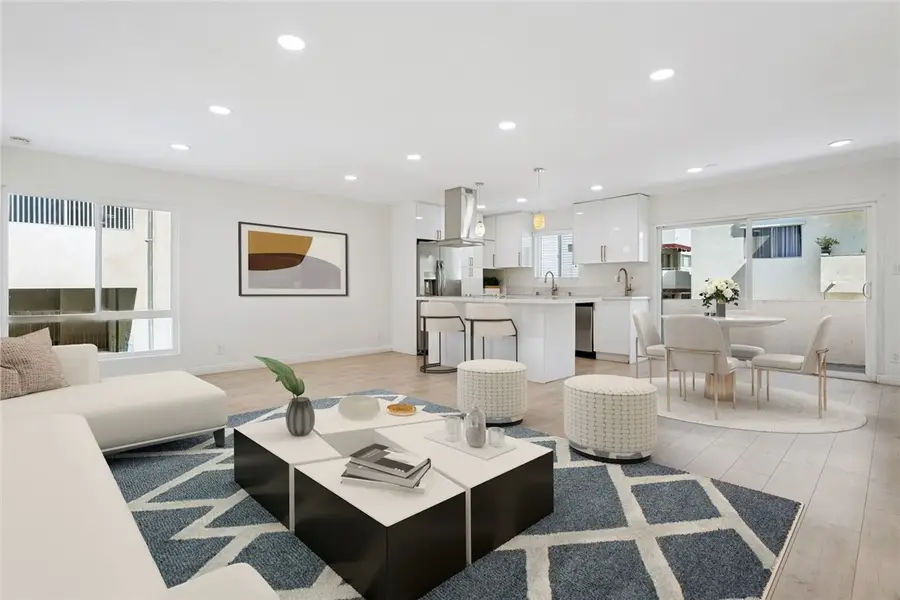 5330 Zelzah Avenue  #7, Encino, CA 91316 - Image #2