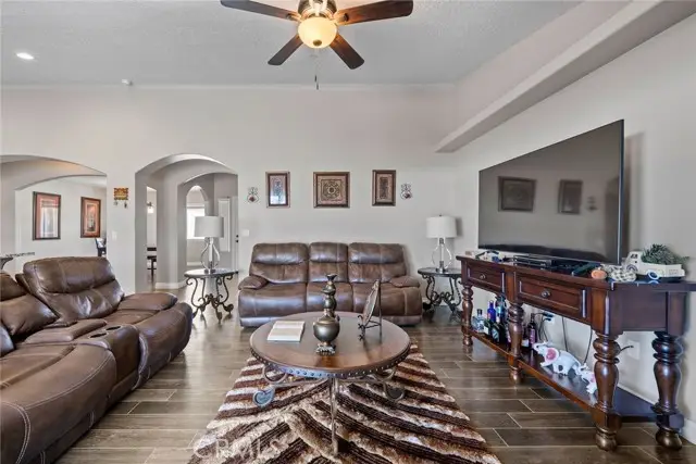 9564 Candlelight Street, Apple Valley, CA 92308 - Image #2