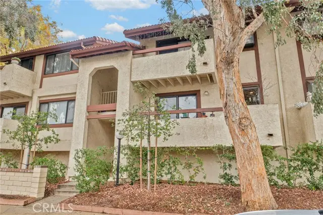 28010 Tiffany Lane  #309, Canyon Country, CA 91387 - Image #2