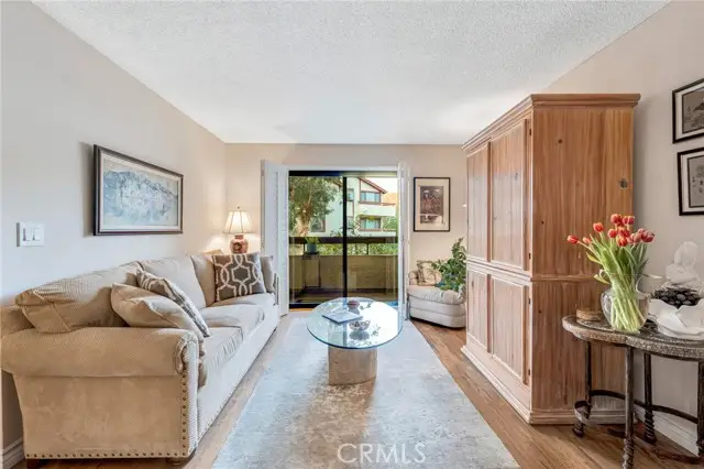 28010 Tiffany Lane  #309, Canyon Country, CA 91387 - Image #3