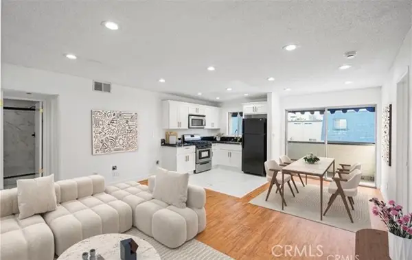 18530 Hatteras Street  #333, Tarzana, CA 91356