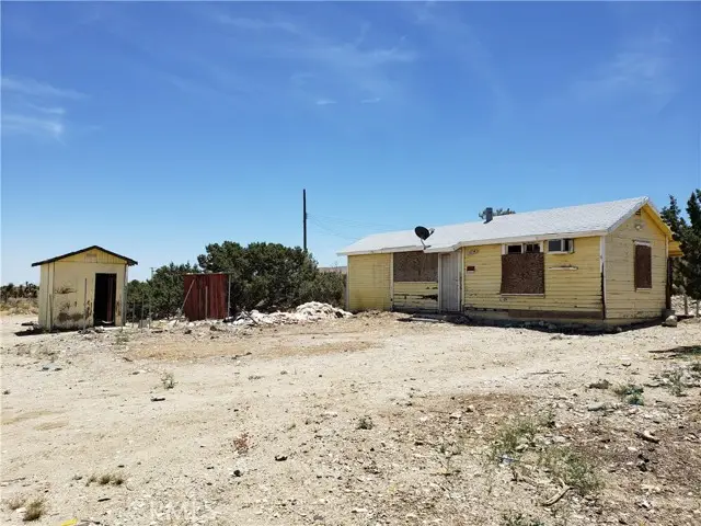 20649 Avenue Y, Llano, CA 93544 - #3