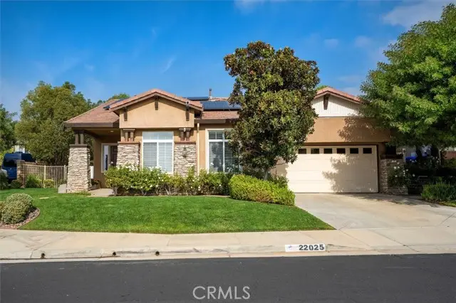 22025 Lytle Court, Saugus, CA 91390 - Image #2